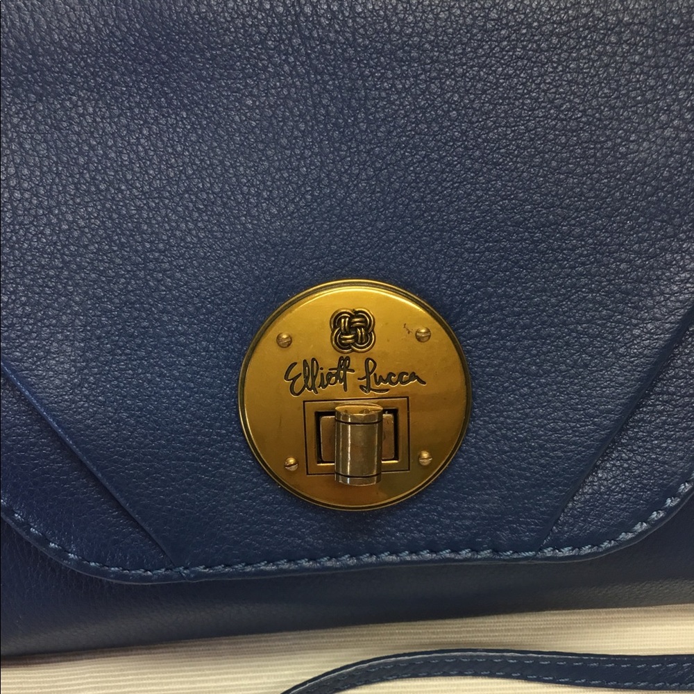 Elliott Lucca Navy Leather Bag. - Picture 3 of 8